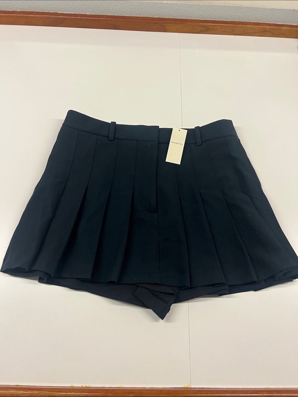 Abercrombie & Fitch Black Pleated Women's Skort with Belt Loops